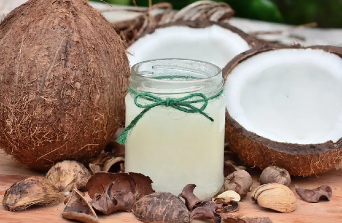 Ilustrasi minyak kelapa (Sumber : Pixabay/@moho01)