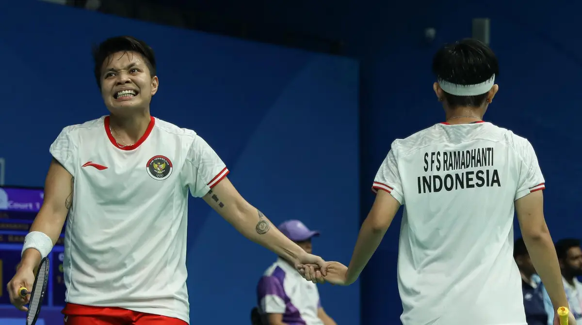 Apri/Fadia memutuskan mundur dari pertandingan di babak 16 besar Asian Games 2022 karena Apri mengalami cedera. (Sumber : PBSI)