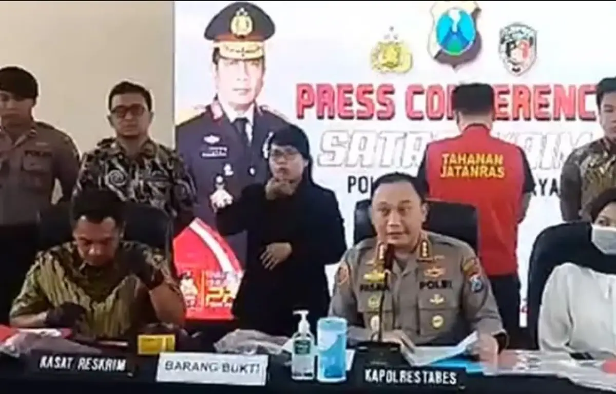 Konferensi Pers Polrestabes Surabaya  kasus tewasnya Dini Sera Afrianti alias DSA oleh anak anggota DPR RI. (Sumber : instagram @humaspolrestabesurabaya)