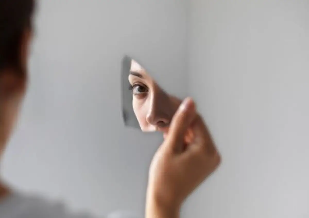 Ilustrasi | Alasan Seseorang Menyakiti Diri Sendiri (Sumber : Freepik/pikisuperstar)