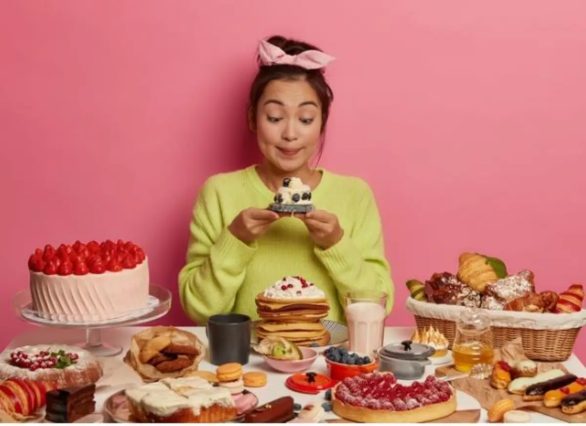 ilustrasi : gejala binge eating disorder (Sumber : freepik)