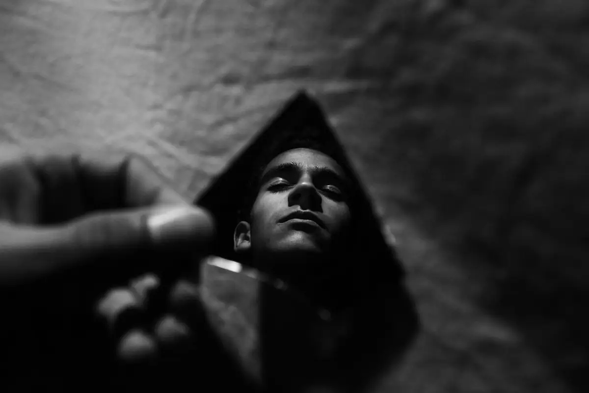 ciri-ciri orang berbohong atau tanda orang-orang berbohong bisa dideteksi dari respons tubuh atau bahasanya. (Pixabay)