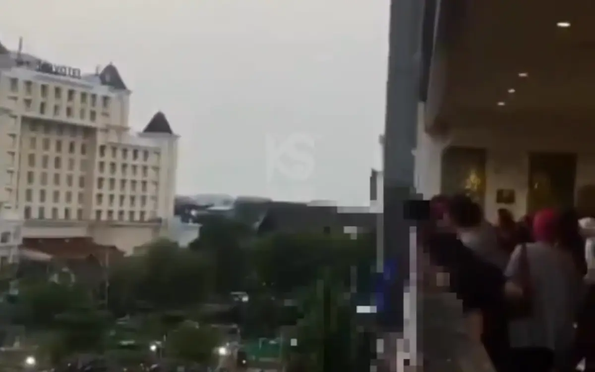 Perempuan yang tewas jatuh dari lantai atas Mall Paragon Semarang ternyata seorang mahasiswi Unnes, tinggalkan surat wasiat untuk sang ibu, Selasa 10 Oktober 2023 sore. (Sumber : Instagram @kejadiansmg)