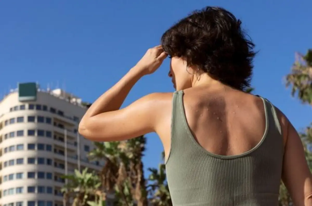 Peringatan BMKG terkait potensi cuaca ekstrem dan debu vulkanik selama liburan Natal-Tahun Baru. (Sumber : Freepik)