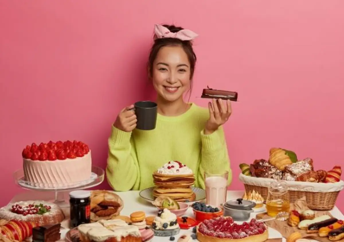 ilustrasi: makanan yang tidak boleh dikonsumsi saat sahur (Sumber: freepik | Foto: freepik)