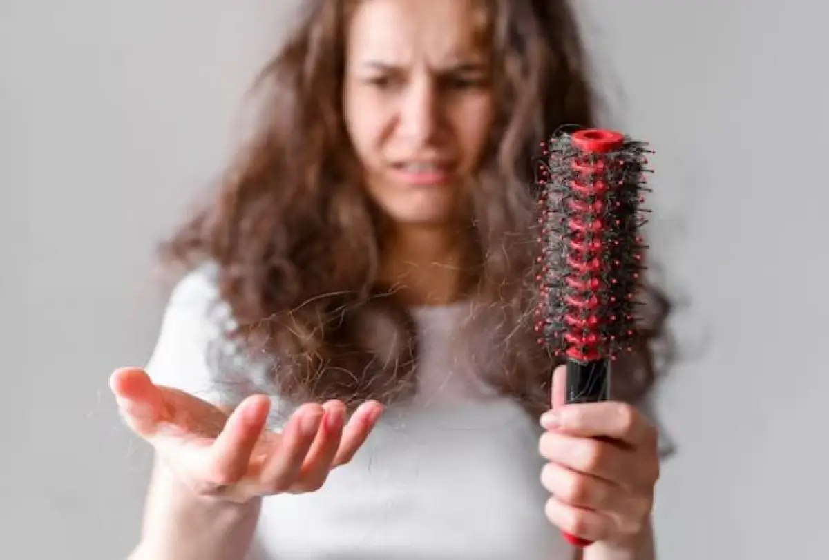 Wajarkah rambut rontok terjadi pada ibu hamil? (Sumber : freepik)