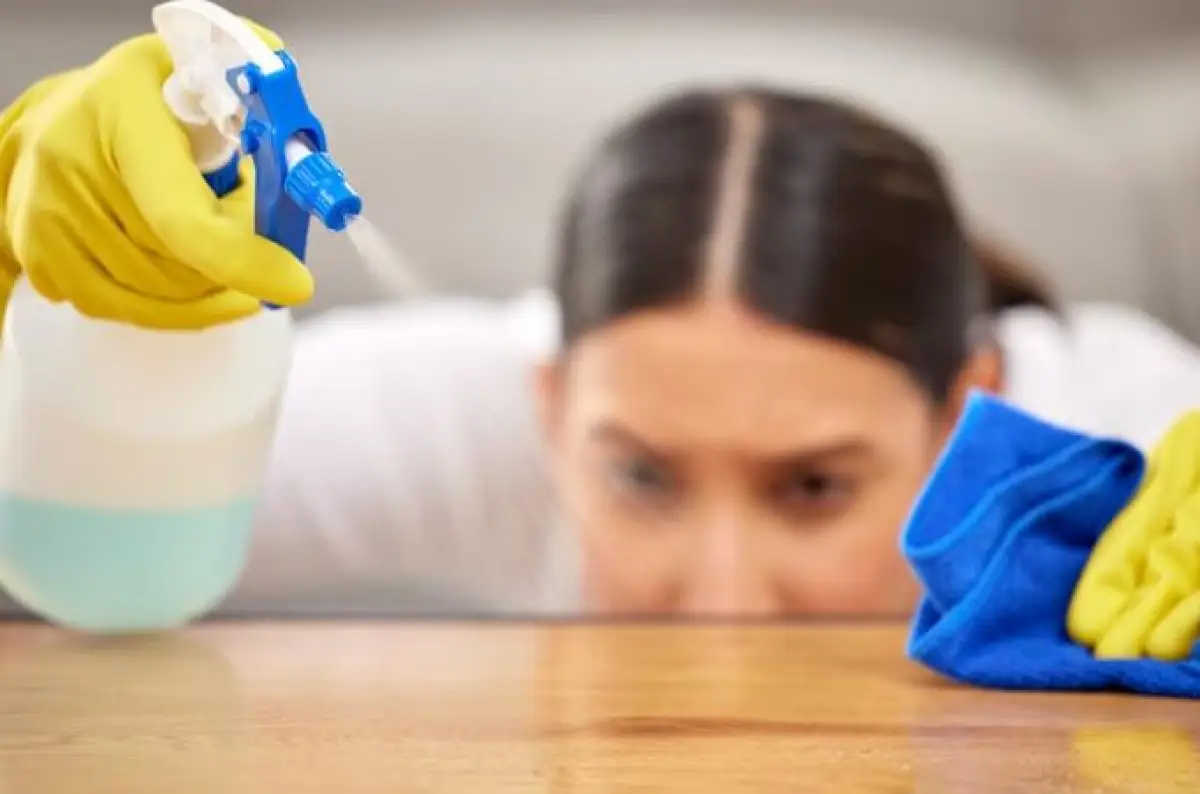 Ilustrasi | Ciri-ciri penderita OCD (Sumber : Freepik/YuriArcursPeopleimages)