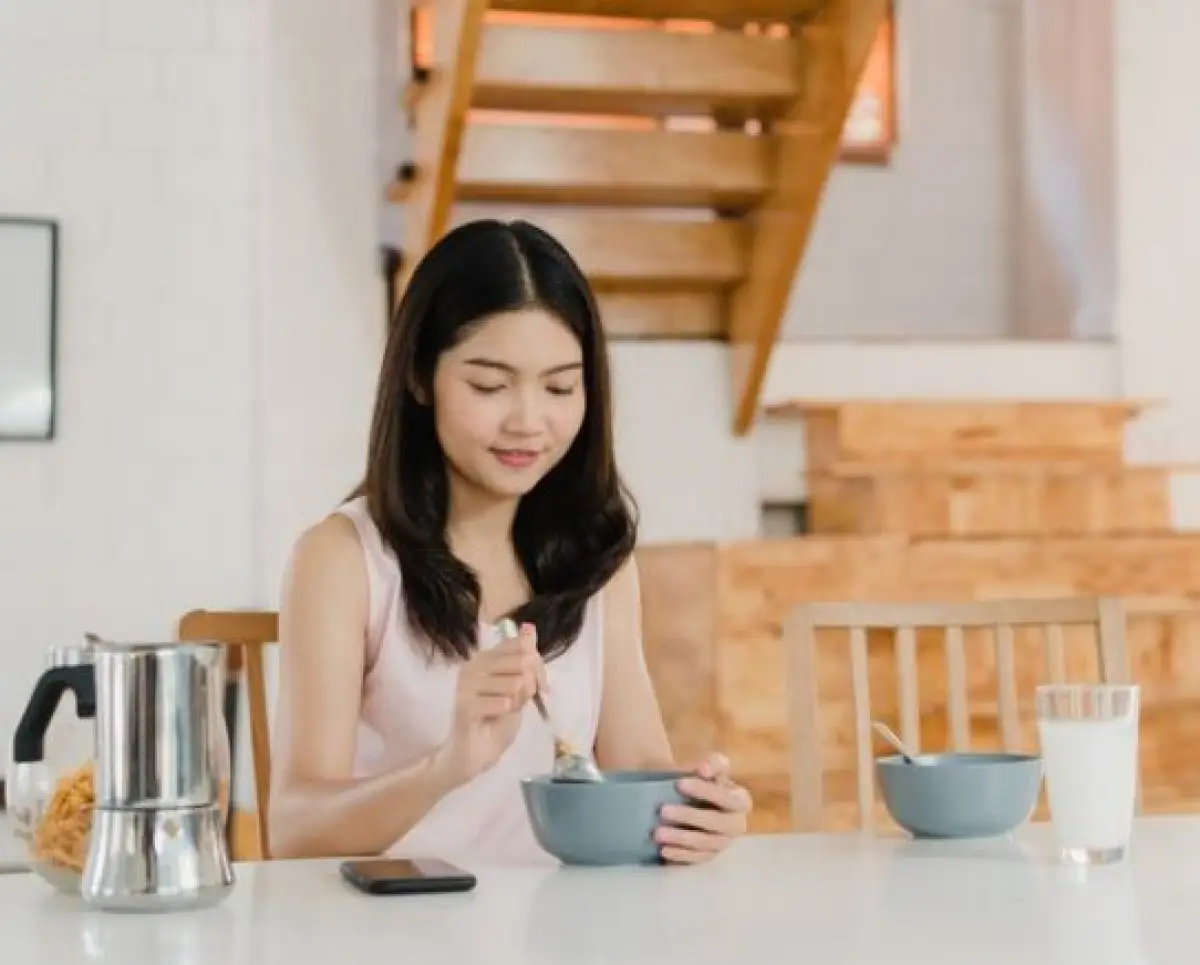 Ilustrasi : pentingnya sarapan dan manfaatnya bagi kesehatan (Sumber : freepik)