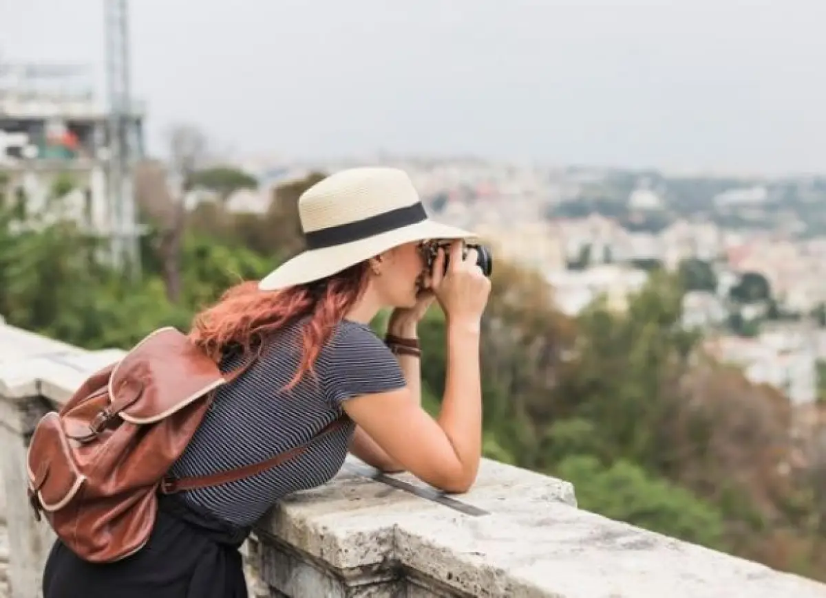 ilustrasi: solo traveling punya sejumlah manfaat (Sumber : freepik)