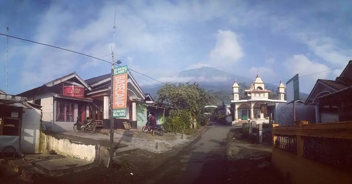 Gunung Slamet naik ke status waspada. (Sumber : Instagram/wadas_gantung)