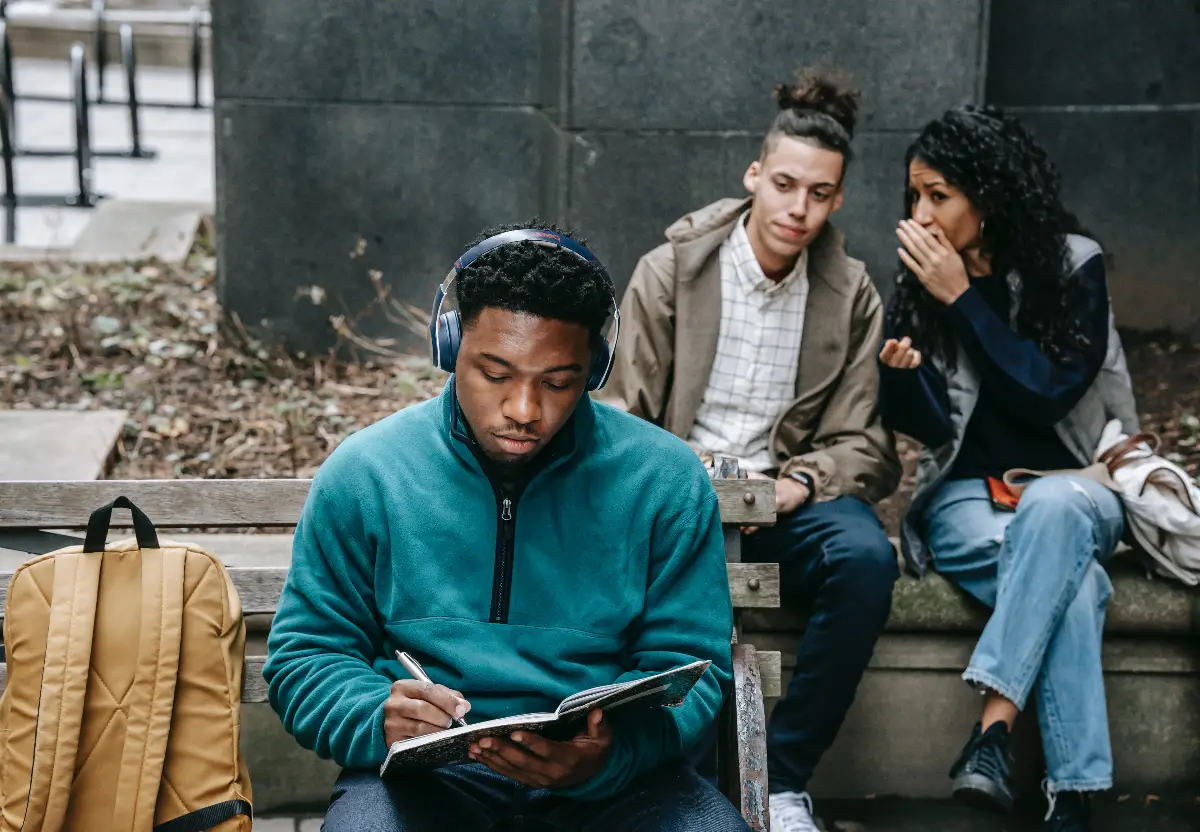 Ilustrasi | Tanda seseorang memiliki kecerdasan sosial yang rendah. (Sumber : Pexels/Keira Burton)