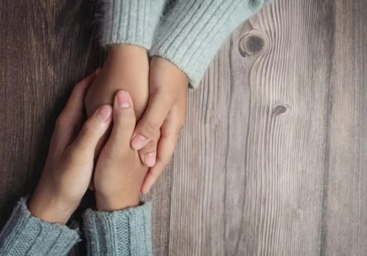 Ilustrasi | Mengenal Forgiveness Therapy: Teknik Efektif Untuk Berdamai dengan Diri Sendiri (Sumber : Freepik/jcomp)