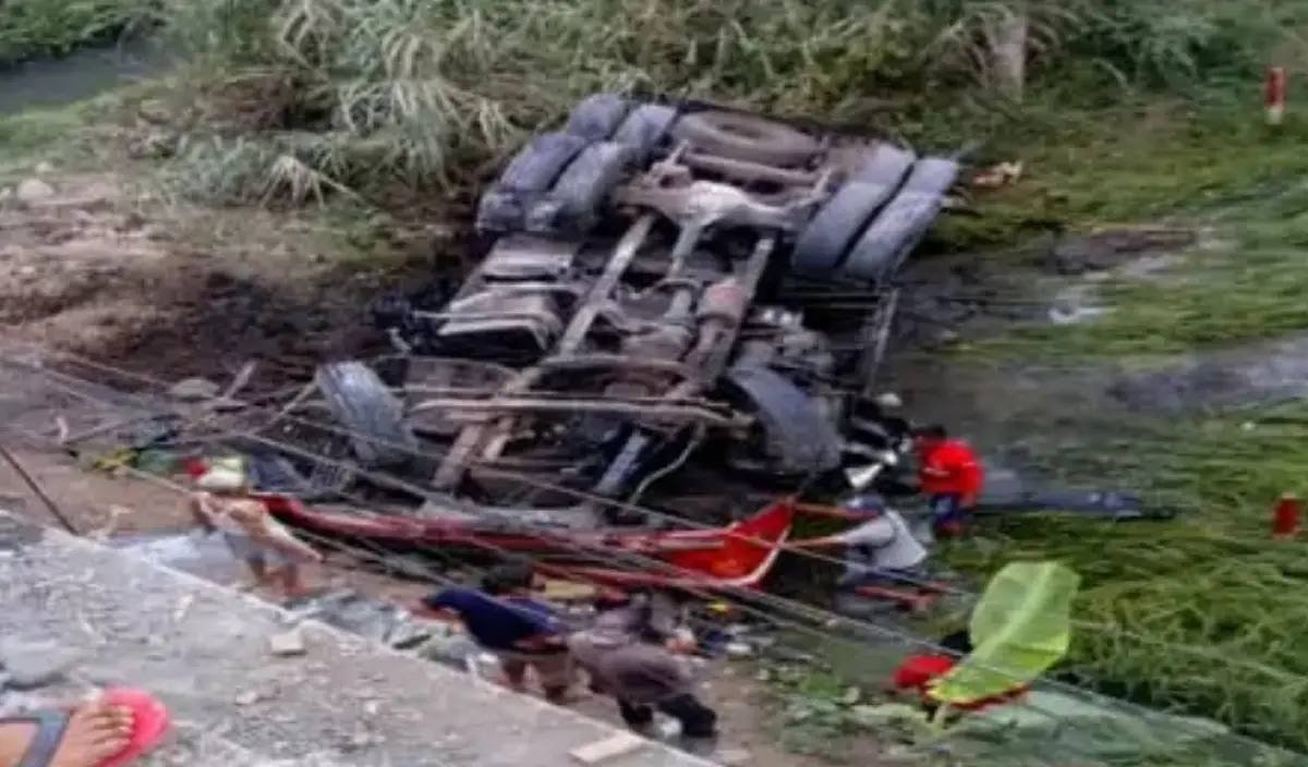 Tabrakan beruntuk di jalan Semarang Raya (Sumber : antara)
