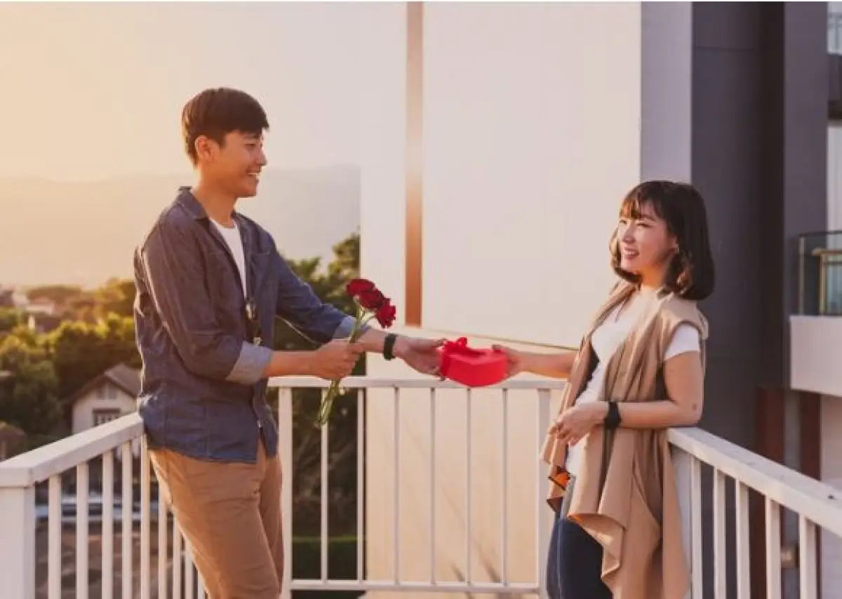 ilustrasi: tanda-tanda orang suka kita (Sumber : freepik)