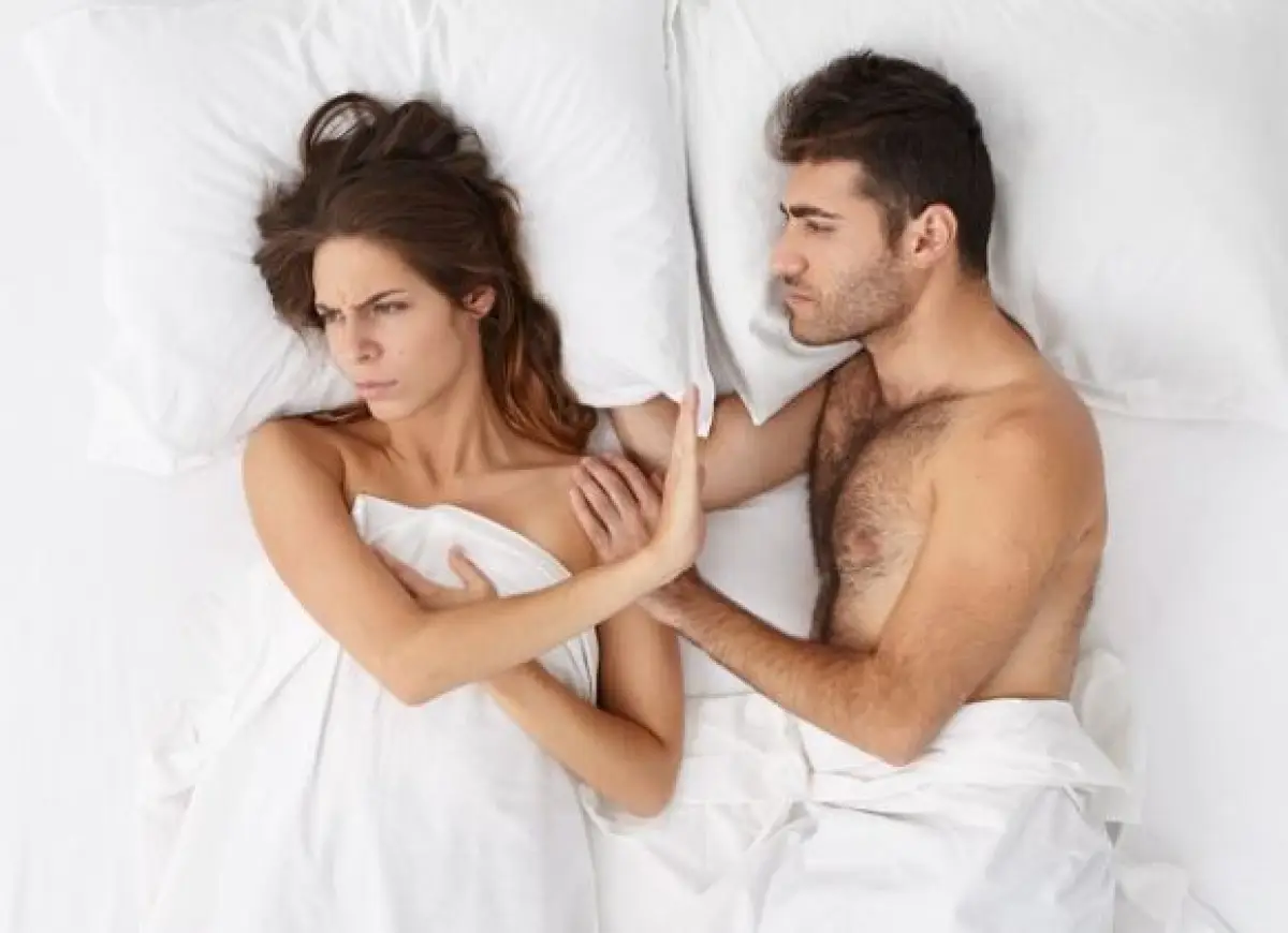 Ilustrasi | Istri enggan disentuh suami, bisa jadi alami fenomena touched out (Sumber : Freepik/wayhomestudio)