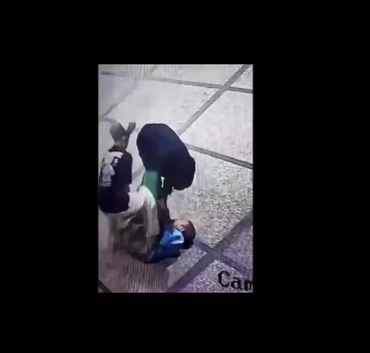 Kejam! Viral Video Pemuda Aniaya Penyandang Disabilitas, Ternyata Pelaku Positif Narkoba (Sumber : Twitter/@pai_c1)