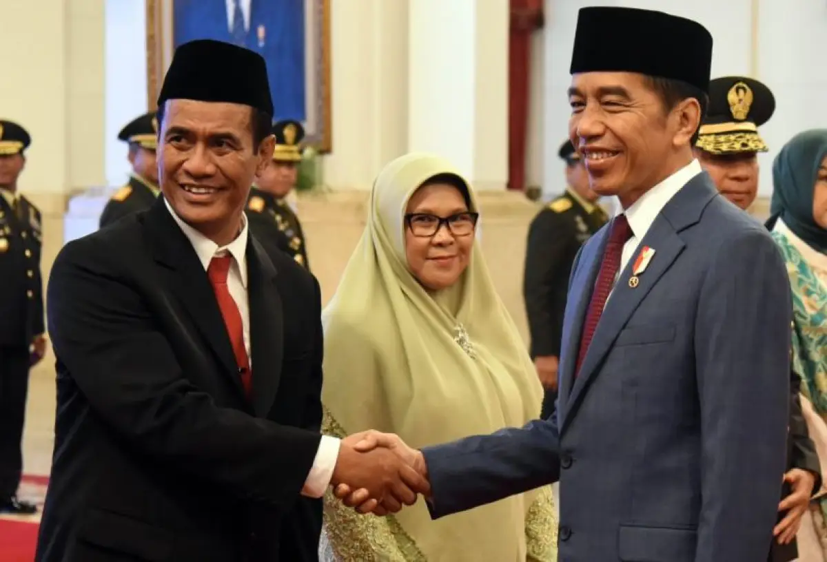 Amran Sulaiman saat dilantik jadi Menteri Pertanian oleh Jokowi (Sumber : Sekretariat Kabinet Indonesia)