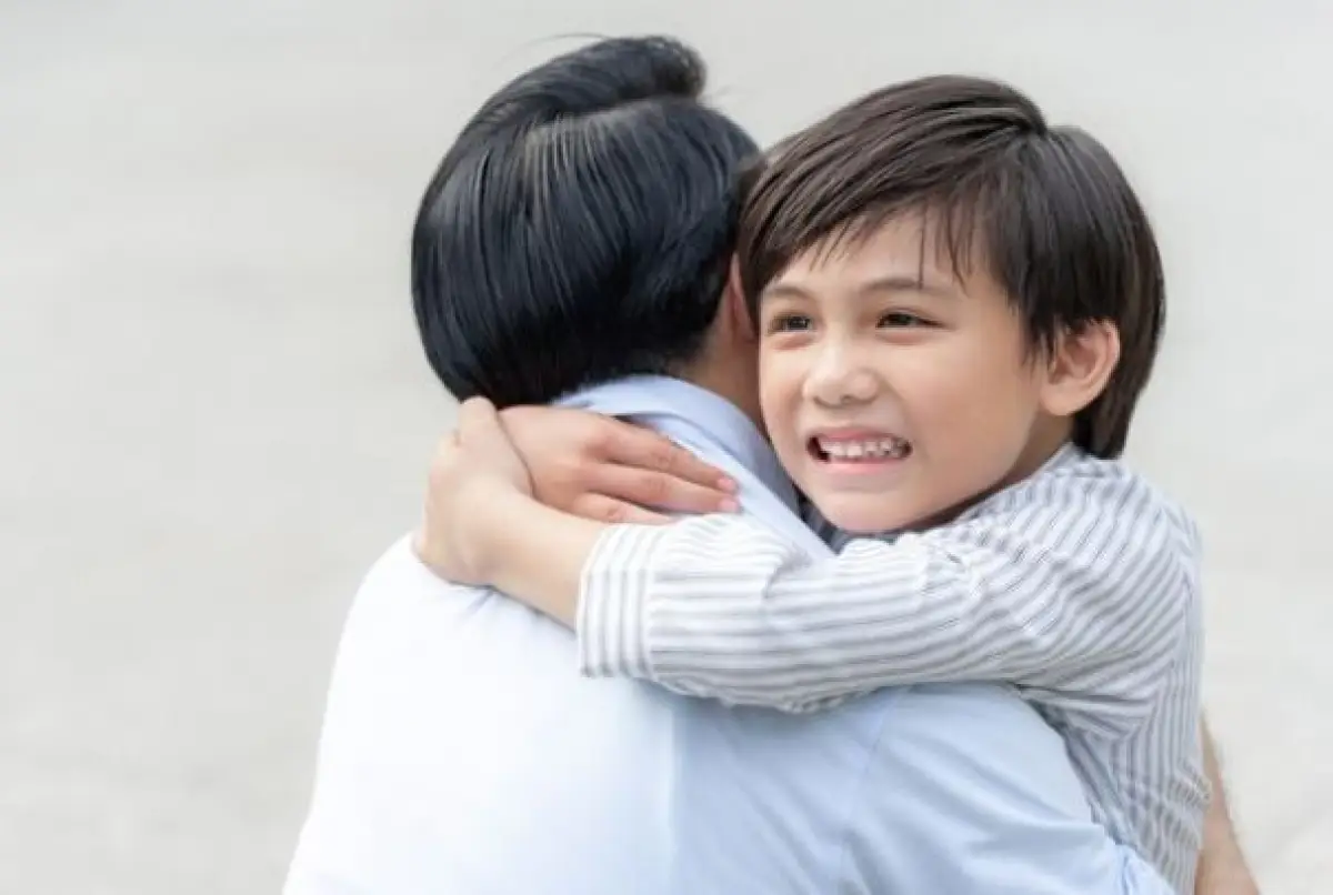 Ilustrasi | Simak 5 peran seorang ayah pada anak laki-lakinya, terapkan sejak dini. (Sumber : Freepik/jcomp)