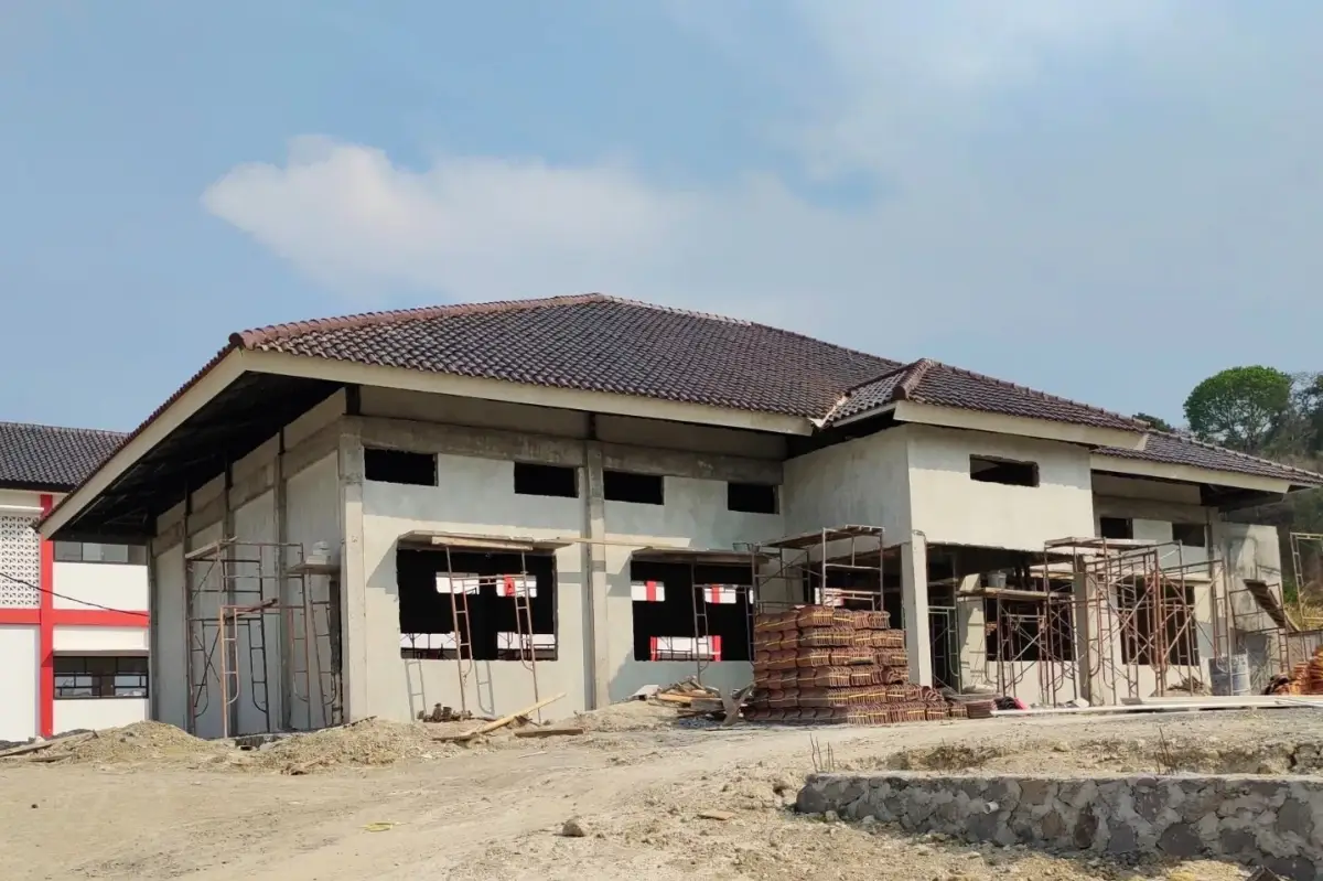 SMPN 16 Semarang masuk ke dalam daftar lahan yang digusur untuk pembangunan proyek Tol Ngaliyan yang masih berlangsung, relokasi gedung baru pun dikebut. (Sumber : Instagram @skyscrapercitysemarang)