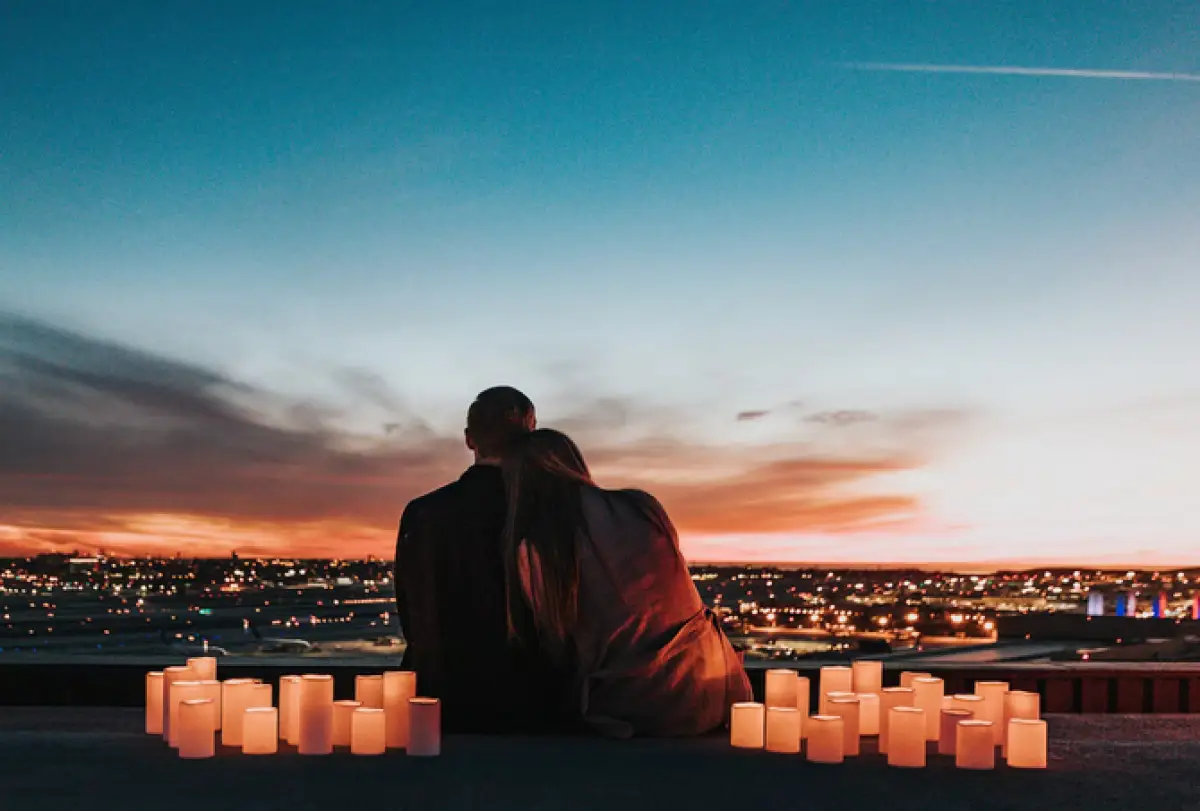 Ilustrasi sepasang kekasih (Sumber : Unsplash/Nathan Dumlao)