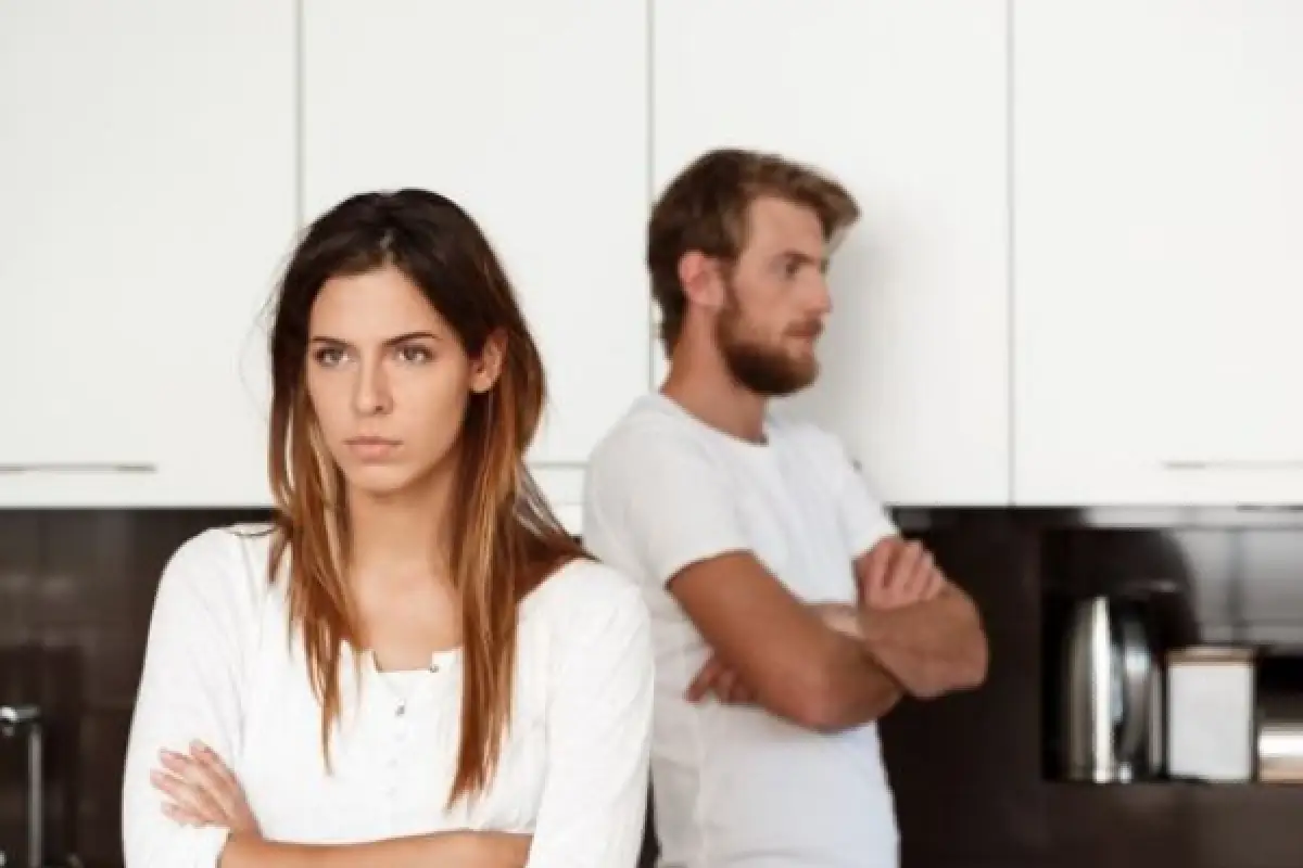 Ilustrasi | Cara Menghadapi Istri yang Sedang Marah yang Perlu Suami Ketahui (Sumber : Freepik/cookie_studio)