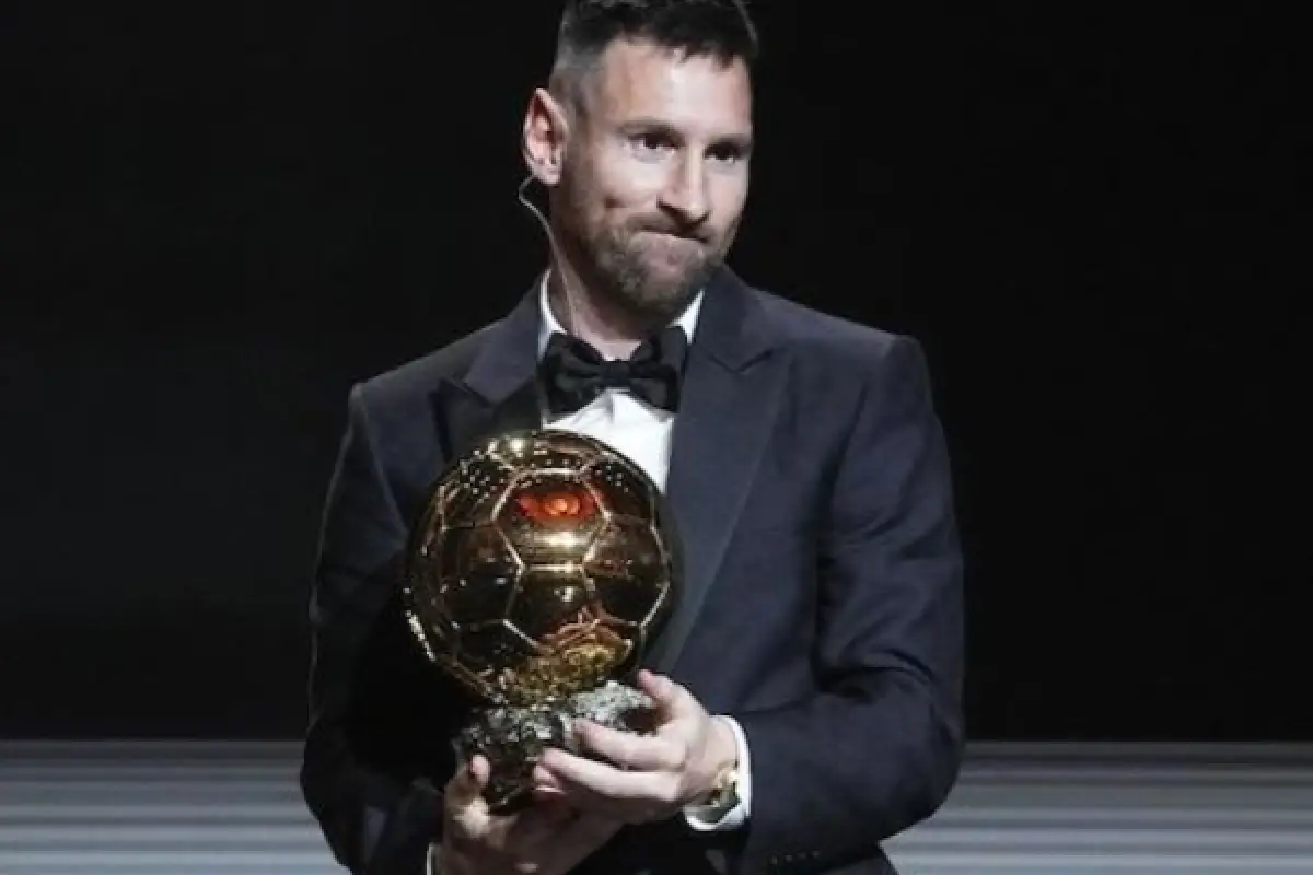 Lionel Messi Raih Ballon D'Or 2023 (Sumber : AP Photo/Michel Euler)