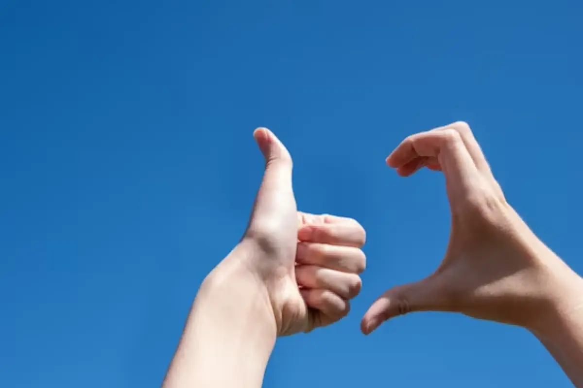 Ilustrasi | Ciri terjebak hubungan friendzone (Sumber : Freepik/arso74)