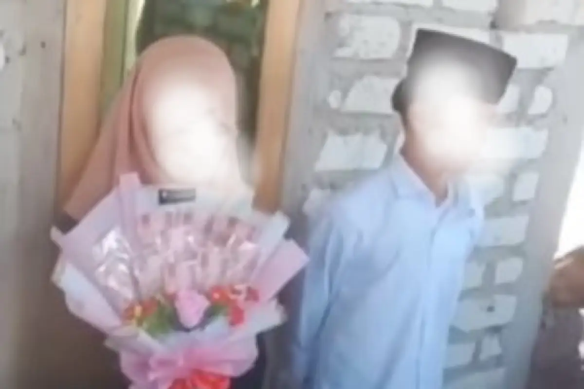 Dua Bocah 10 Tahun Menikah (Sumber : instagram.com/lambe_turah)