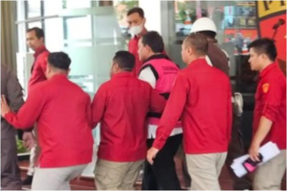 Anggota BPK Sekaigus Pemilik Liga 1 Achsanul Qosasi Ditangkap KPK Atas Dugaan Korupsi Menara BTS 4G (Sumber : CNBC Indonesia)