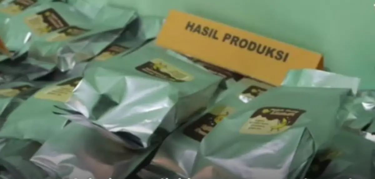 Keripik Pisang Narkoba di Bantul Dijual Rp1,5 Juta Per Bungkus, Publik: Yang Rp15 Ribu Malah Ori (Sumber : YouTube/TVOne News)