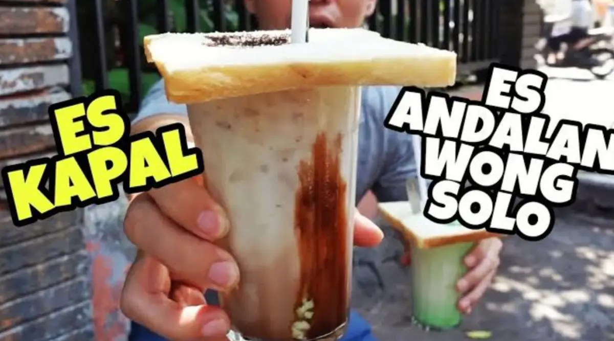 Es kapal khas Solo (Sumber : YouTube Jony Raharja)