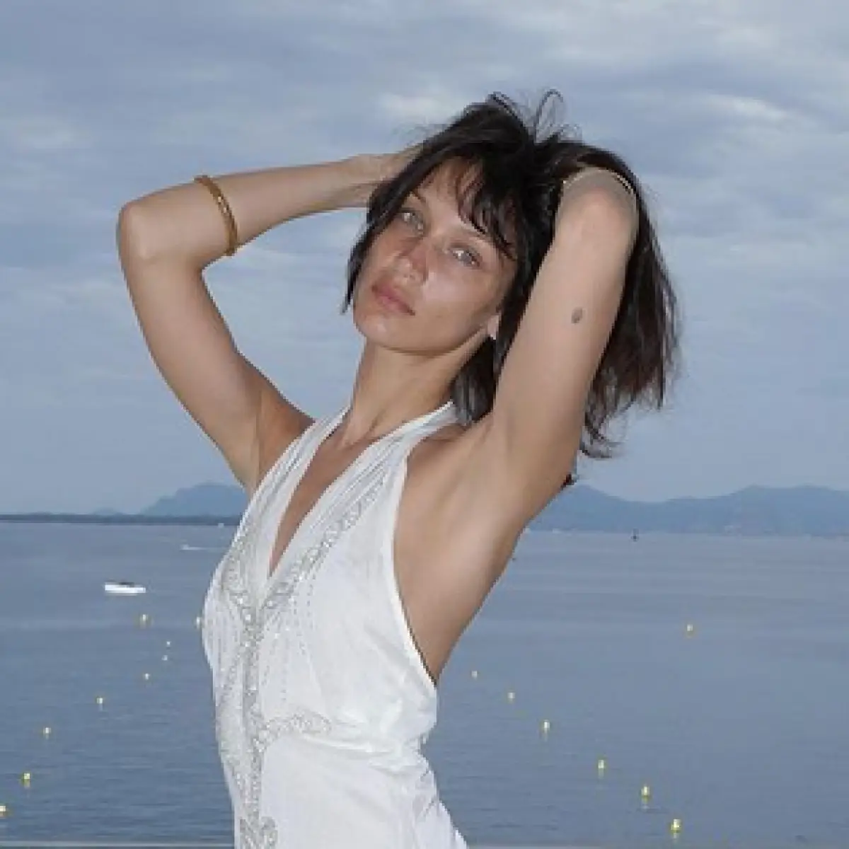 Bella Hadid (Sumber : Instagram/@bellahadid)