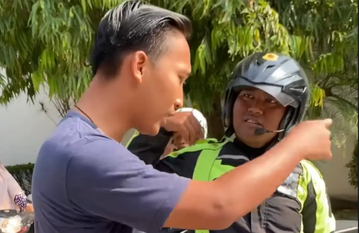 Polisi gadungan dicegat polisi asli saat antre BBM di SPBU di Kota Semarang, Rabu 8 November 2023. (Sumber : Polrestabes Semarang)