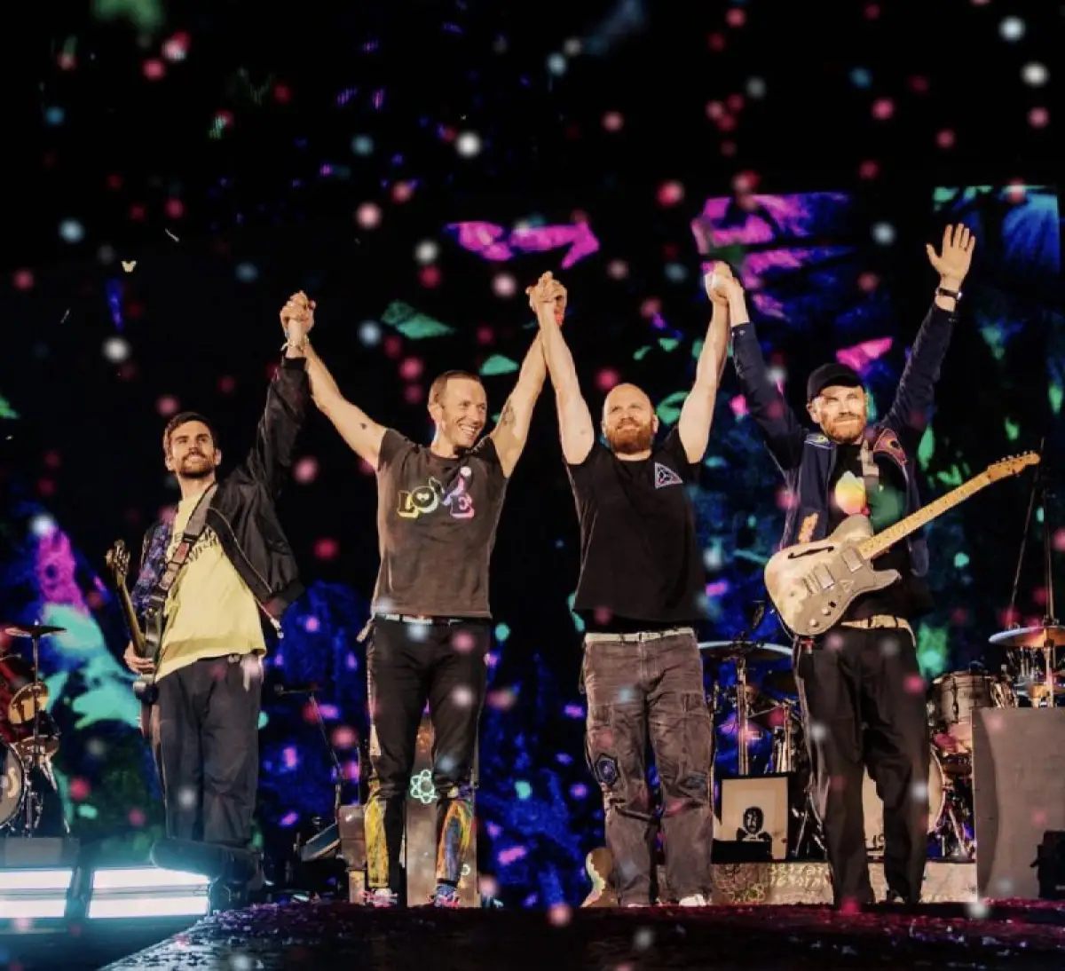 Coldplay saat konser di Milan, Italia (Sumber : instagram @coldplay)