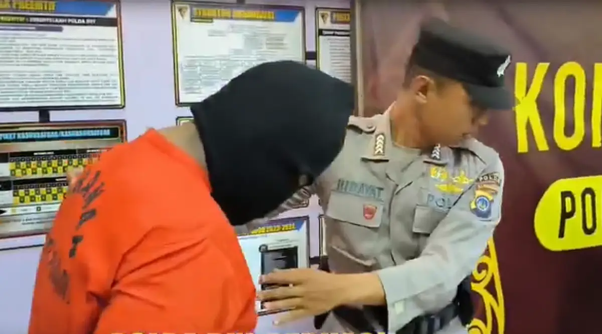 Terancam Hukuman 10 Tahun Penjara, Tersangka Fitnah Pelecehan Maba UNY Tertunduk Lesu (Sumber : Instagram/@poldajogja)