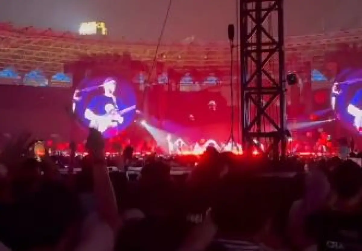 Momen Chris Martin Ucapkan Assalamualaikum Di Konser Coldplay di Jakarta Ini Juga Bikin Heboh Penonton (Sumber : x.com/@shitlicious)