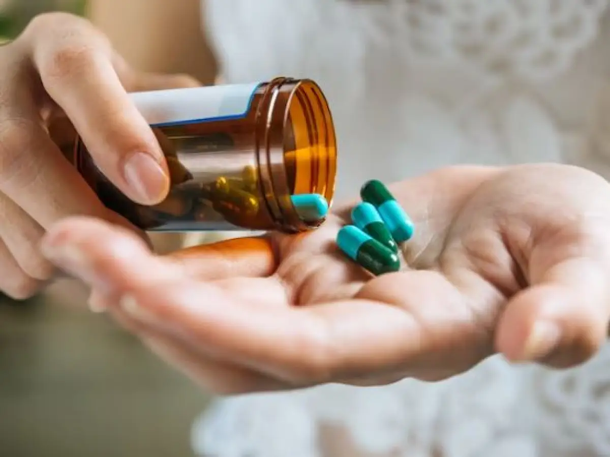 ilustrasi Pil Koplo diselundupkan seorang perempuan ke lapas Kedungpane, Kota Semarang (Sumber : freepik)