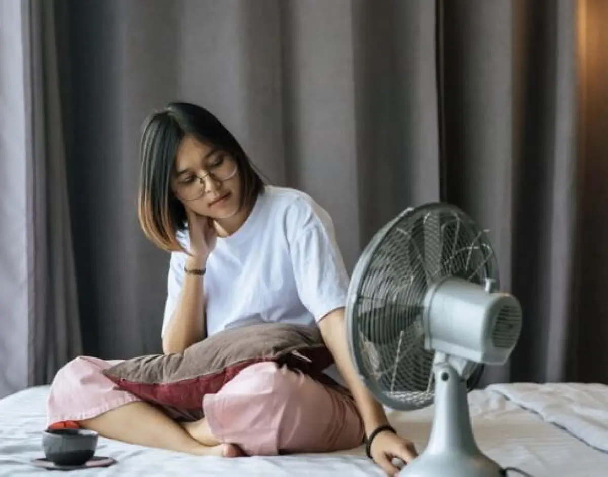 Ilustrasi | Penggunaan Kipas Angin Saat Tidur Bisa Berbahaya (Sumber : Freepik/jcomp)