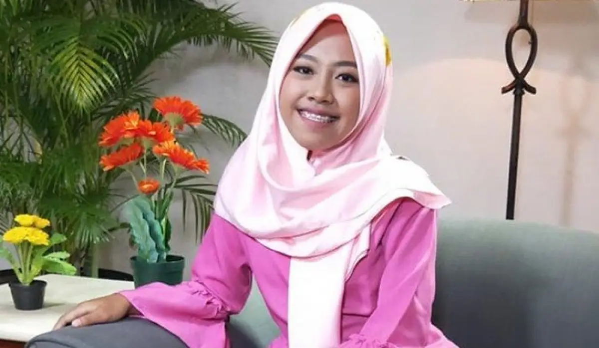 Afi Nihaya Faradisa yang terkenal karena plagiat tulisan seseorang setelah sempat dipuji Presiden Jokowi. (Sumber : Facebook Afi Nihaya Faradisa)