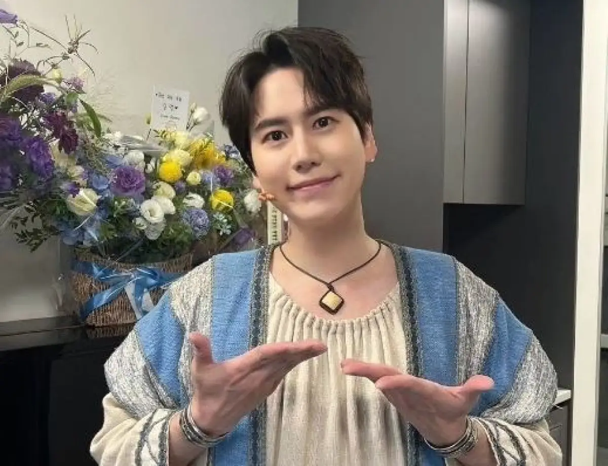 Kyuhyun Super Junior Terluka Saat Mencoba Hentikan Penyerangan dengan Senjata Tajam (Sumber : instagram.com/gyuram88)