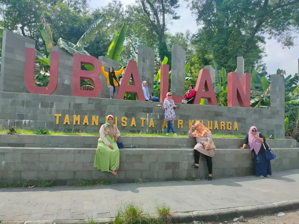 Taman Wisata Ubalan merupakan kawasan hutan lindung dengan mata air yang jernih.