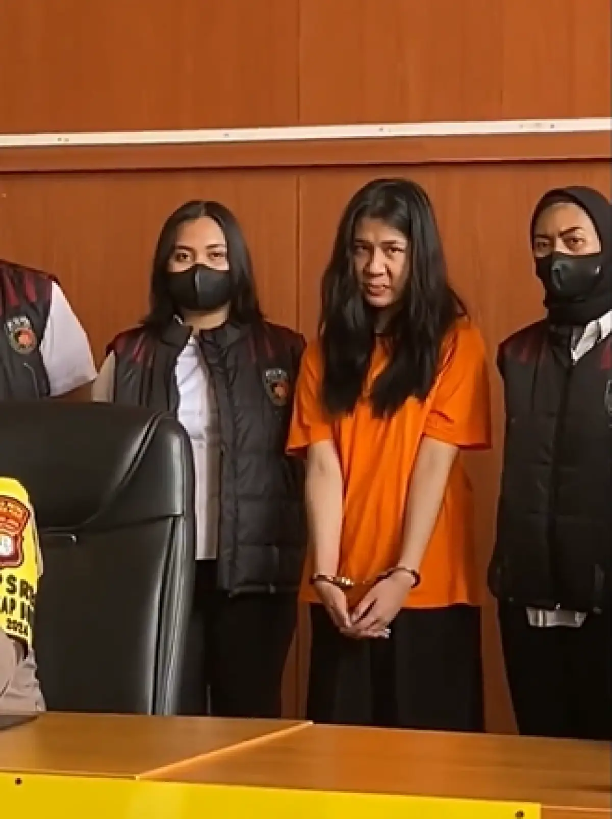 Ghisca Debora akhirnya berstatus tersangka atas penipuan tiket Coldplay (Sumber : Instagram/@folkshitt)