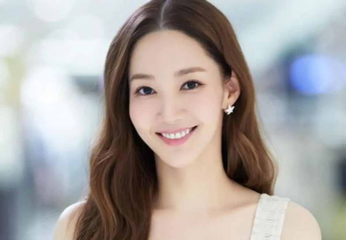 Berperan sebagai pasien kanker, Park Min Young turunkan berat badan hingga 37 kg di drama 'Marry My Husband' (Sumber : instagram.com/rachel_mypark)