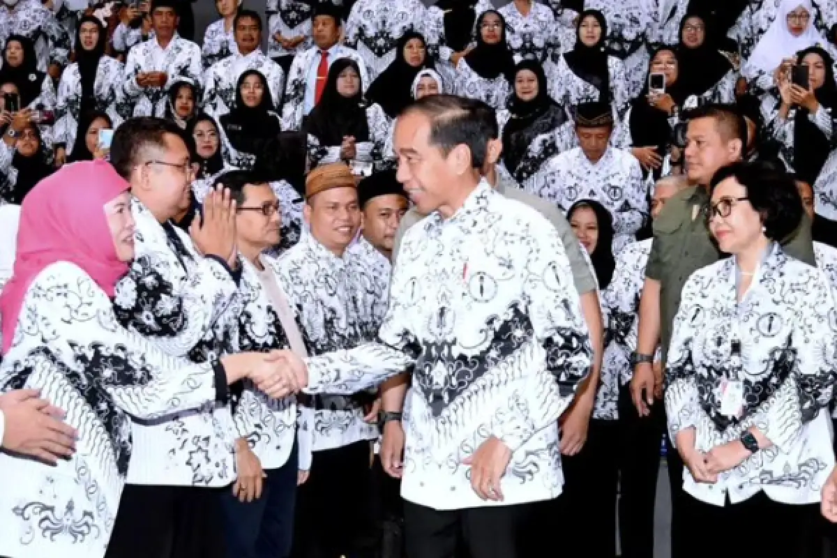 Presiden Jokowi terkejut dengan fakta tingkat stres guru lebih tinggi dari profesi lainnya. (Sumber : Instagram/Jokowi)