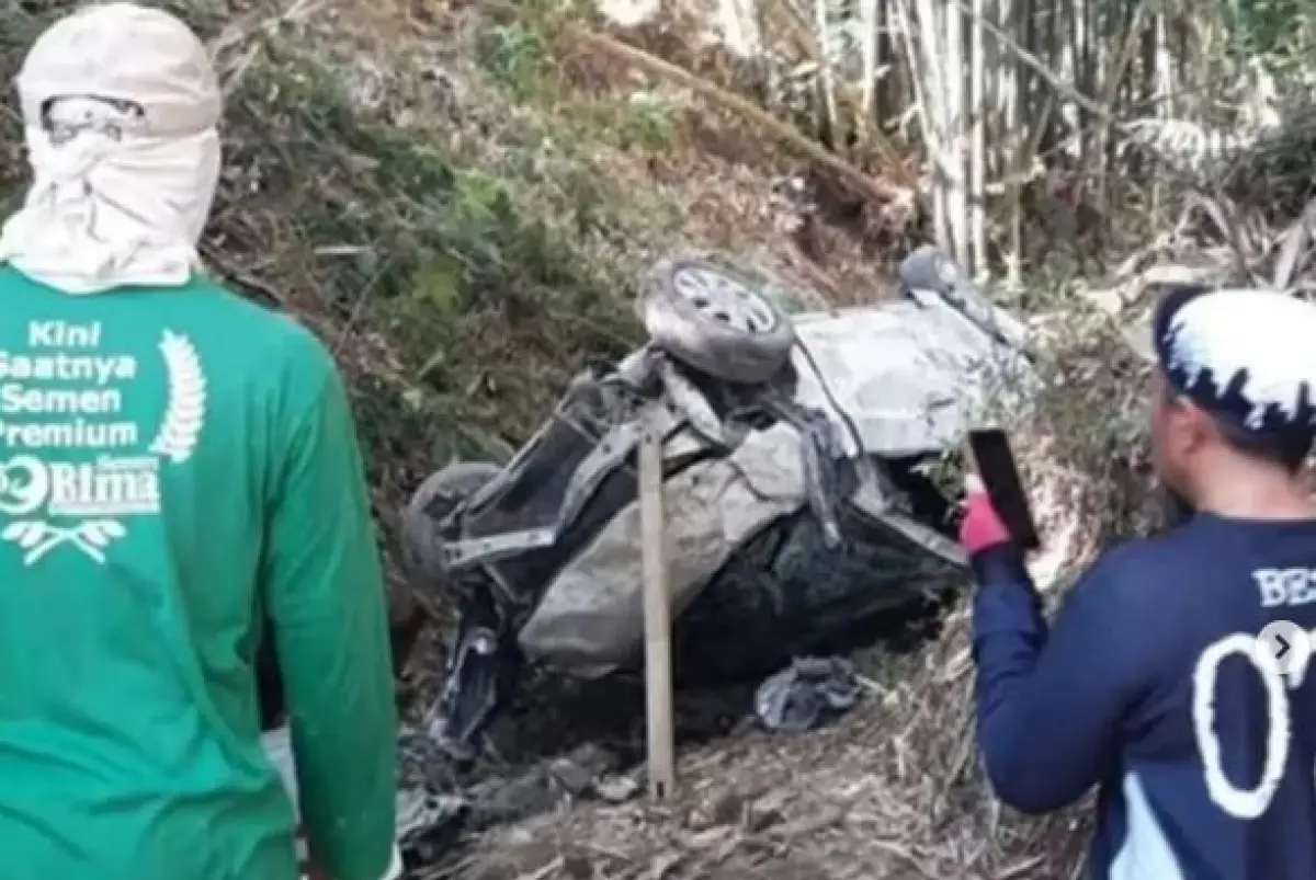 Mobil 5 Penumpang Masuk Jurang di Cepogo-Selo (Sumber : instagram.com/infokabarsalatiga)