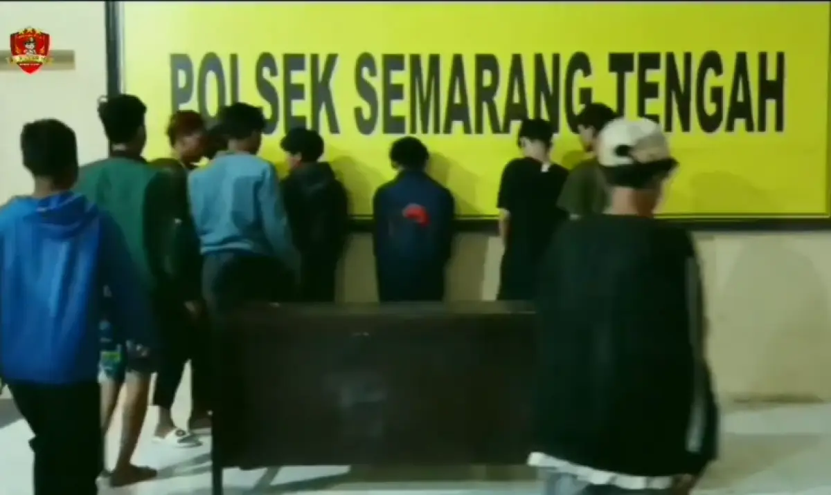 Dua gengster di Kota Semarang, Geng Ruwet dan Geng Mumet berakhir menginap di kantor polisi setelah nyaris tawuran di Jalan Mataram, Sabtu 25 November 2023 dini hari. (Sumber : Team Elang Hebat Semarang)