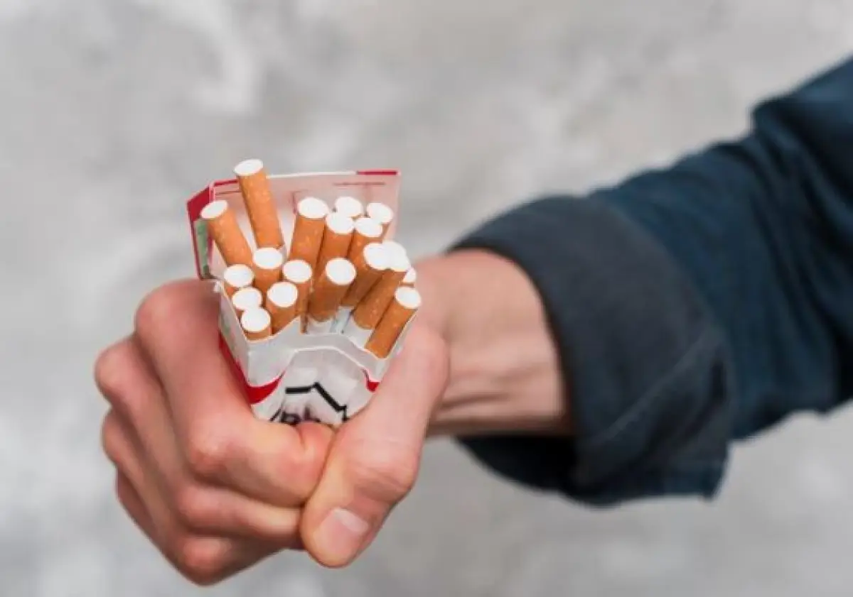 Ilustrasi | Siap-siap Harga Rokok Meroket Tahun 2024, Cukainya Naik 10% (Sumber : Freepik)