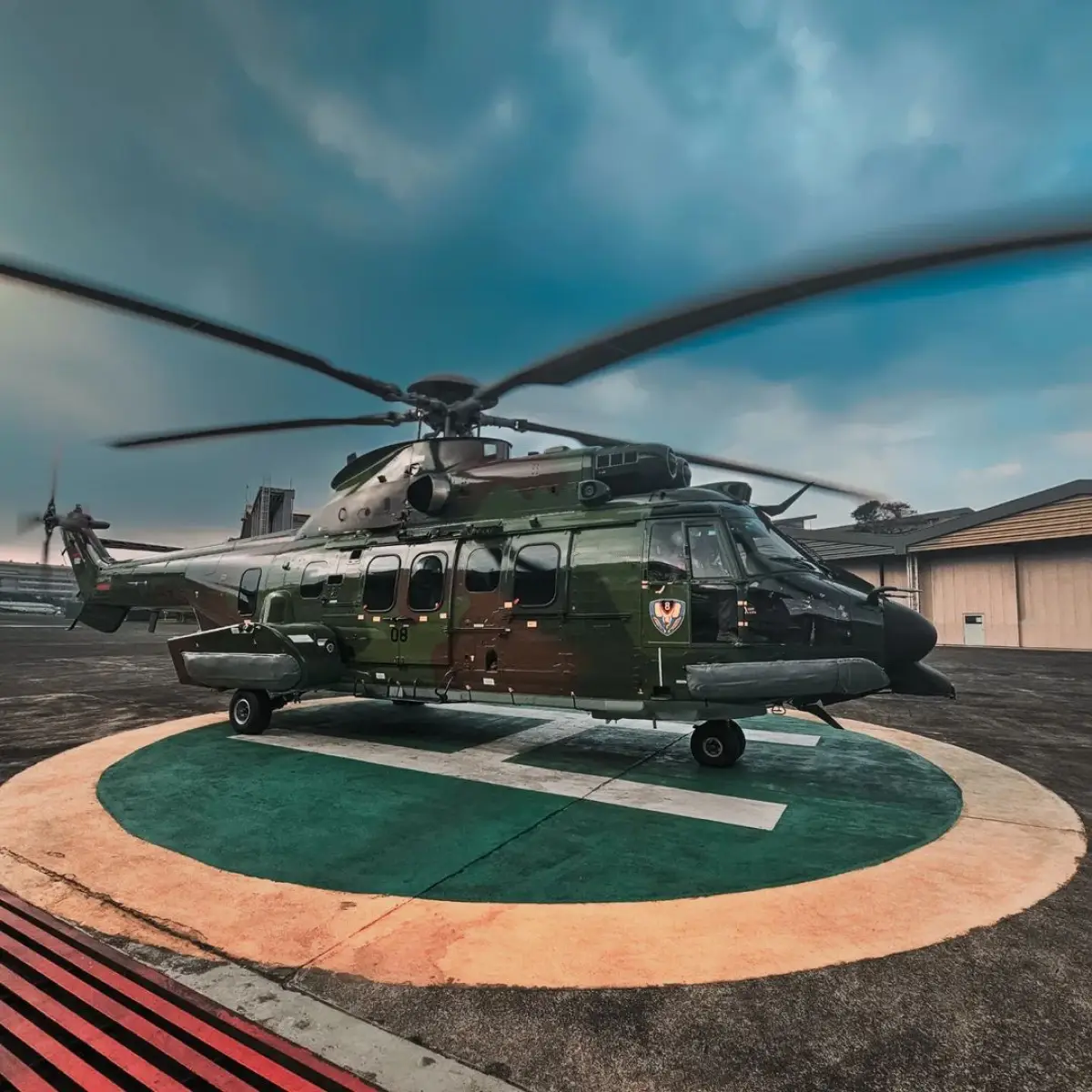 Spesifikasi Helikopter H-225M Caracal, mendukung pelaksanaan tugas militer dengan efisiensi tinggi. (Sumber : Instagram/militer.udara)