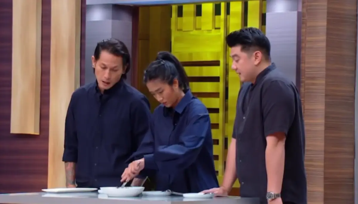 Ketiga juri Masterchef Indonesa: Juna Rorimpandey, Renatta Moeloek dan Arnold Poernomo. Benarkah semuanya settingan? (Sumber : Instagram @masterchefina)