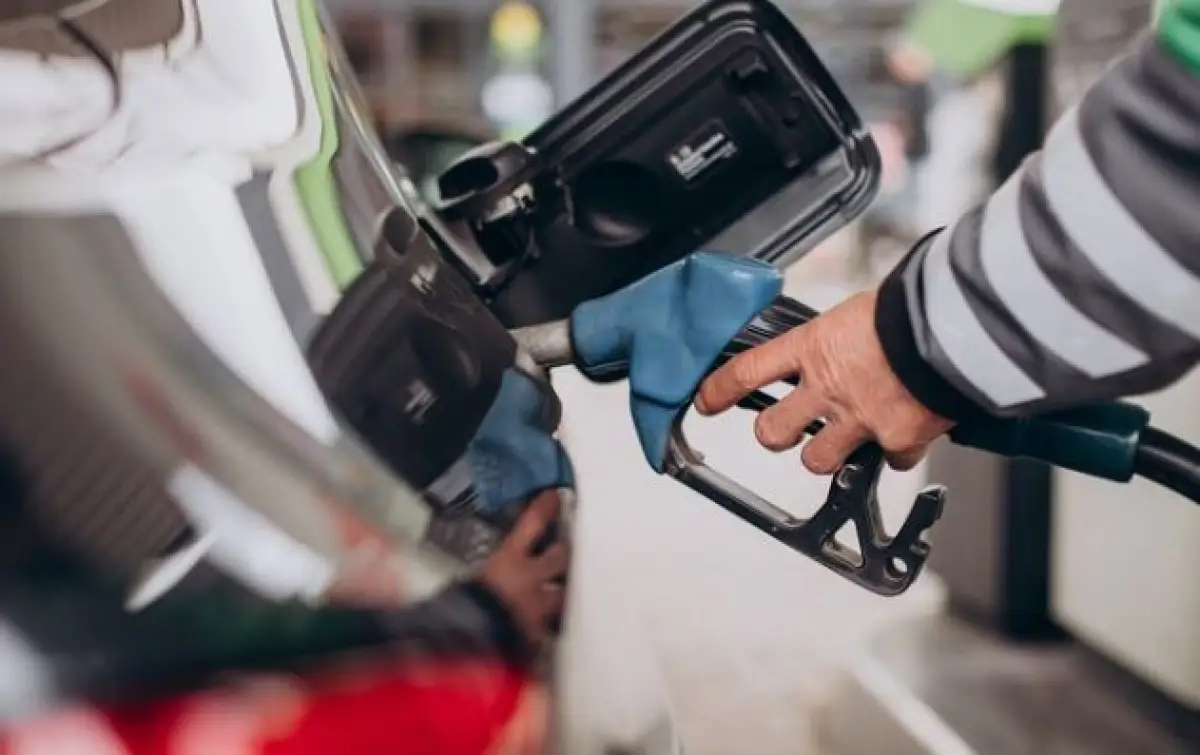 Harga Terbaru BBM Non Subsidi Pertamina 1 Desember 2023, Termasuk Shell, Vivo dan BP (Sumber : Freepik/senivpetro)